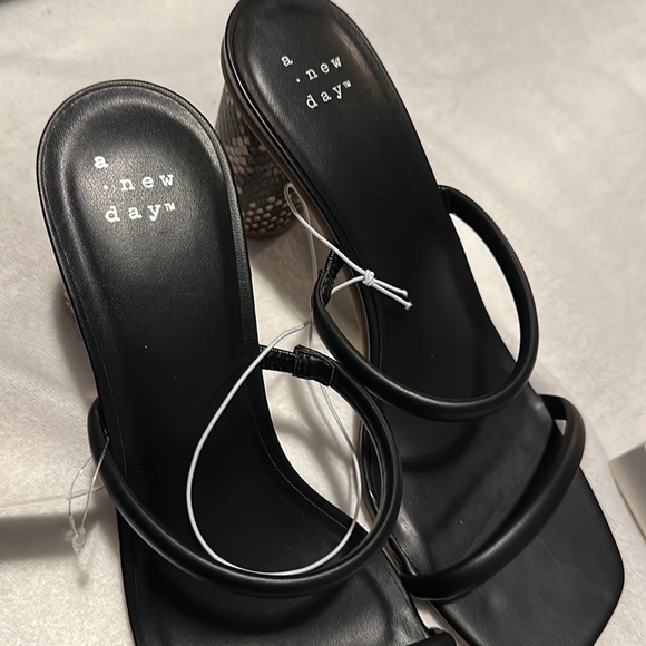 A New Day Women's Cass Square Toe Heels Black /Snake Print Size 9 1/2 - Picture 3 of 5